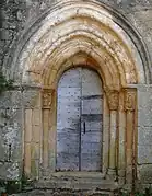 Portail donnant accès au transept.