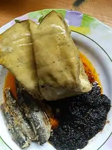 Kenkey fante avec sardine et shito.