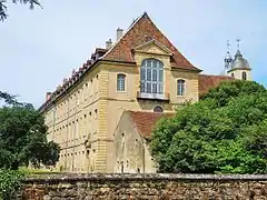 Bâtiment de l'ancienne abbaye, vue arrière.