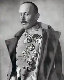 portrait d'homme en uniforme