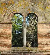 Baie géminée romane.