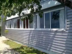 La fenêtre en longueur (11&nbsp;m), préfiguration de celles de la Villa Savoye.