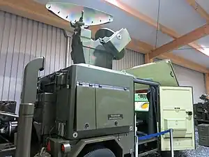Système de conduite de tir 75 Skyguard pour le guidage des unités de feu de canons DCA 35 mm