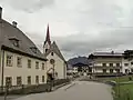 église (katholische Pfarrkirche) dans la rue