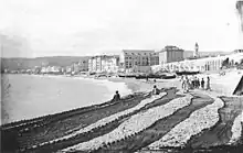 1865 - Filets de pêche étendus sur la plage des ponchettes à Nice.