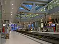 Intérieur de la gare de l'aéroport.