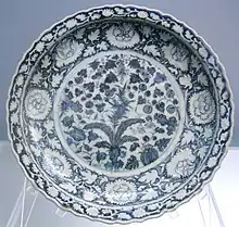 Porcelaine chinoise de la dynastie Yuan (vers 1271-1368).