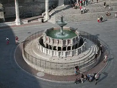 La Fontana Maggiore de Pérouse, en marbre sculpté et bronze, XIIIe&nbsp;siècle.