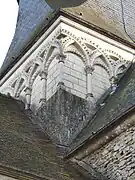 Arcatures romanes du clocher