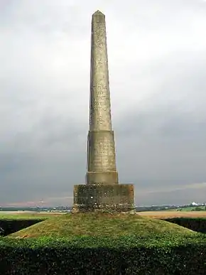 Obélisque commémorant la bataille de Fontenoy du 25 juin 841 entre les petits-fils de Charlemagne.