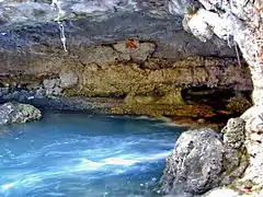 Grotte-exsurgence de la Foux de Saint-Cézaire, après un gros orage.