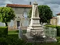 Monument aux morts et Mairie