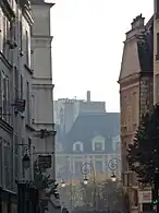 La rue des Francs-Bourgeois, vers la Place des Vosges.