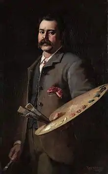 Tableau en couleurs d'un homme en buste de trois quarts vers la gauche sur fond noir, regardant le spectateur. Moustachu et vêtu d'un costume marron, sa main gauche à mi-hauteur porte la palette de couleurs avec des pinceaux tandis que sa main droite le long du corps porte un pinceau en cours d'utilisation.