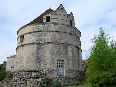 La fuie du Château du Bouilh (XVIe&nbsp;siècle).