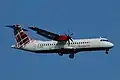 Livrée 2022 L'ATR 72-600 G-LMTE "Clann MhicEòghainn" en approche finale à Newquay (Cornouailles).