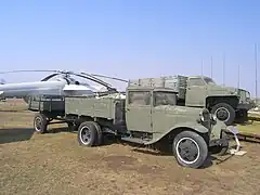 Camions GAZ-AA et US6 au musée des Techniques de Togliatti (Russie).