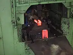 Gabarit de forge industrielle.