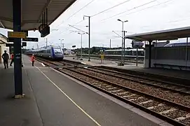 Voies et quais, avec une Z 21500.