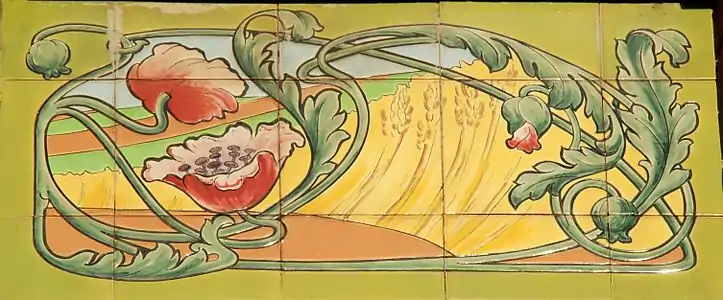 Céramique aux pavots située près du balcon.