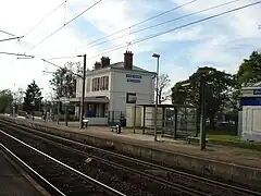 Le bâtiment voyageurs.