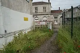 Vue partielle du bâtiment voyageurs.