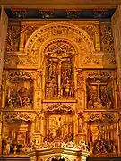 Retable en chêne doré (XVIe&nbsp;siècle).