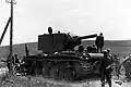 Char KV-2 semblable à celui utilisé par les élèves du lycée Pravda.