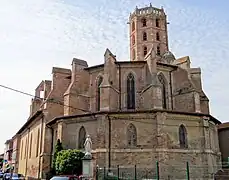 Photographie en couleur d'une église.