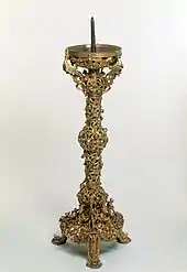 Le chandelier de Gloucester, chef-d'œuvre de ferronnerie anglaise, vers 1110.