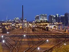 Gare de triage de Cologne à Godorf. À l'arrière-plan, la raffinerie de LyondellBasell. Mai 2018.