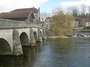 Le pont côté amont en hiver.