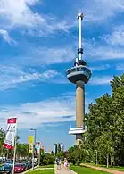 Photographie en couleurs d'une tour.