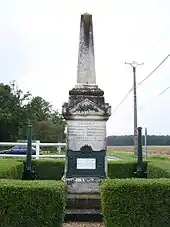  Monument aux morts de Gressey (voir en agrandissant l'image le nom et l'âge des condamnés).