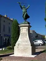 Le monument aux morts au début des allées Saint-Michel (sept.&nbsp;2012).