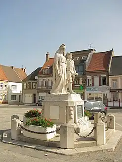 Le monument aux morts.
