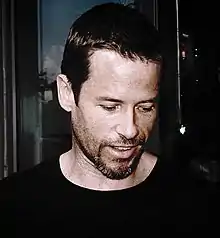 Guy Pearce(Dr Bruce Laraby)