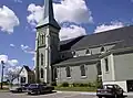 L'une des églises catholiques.