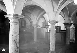 Vue intérieure de la crypte.