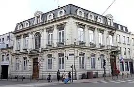 La Mairie de quartier dans l'ancien Hôtel Courmont, place Vanhoenacker.