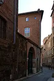 no&nbsp;5 : l'entrée de l'hôtel Gach vue depuis la rue Espinasse.
