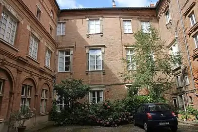 Façade de la cour intérieure.