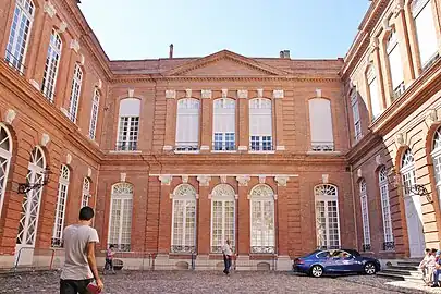 Cour intérieure de l'hôtel d'Espie.