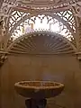 Baptistère dans l'abside méridionales
