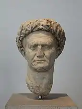 Tête de Vespasien avec couronne civique, de Minturnae.