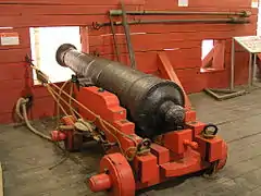 Reconstitution d'un canon de 12 livres de l’Hermione.