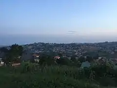 Paysage vallonné dans le district de Wakiso.