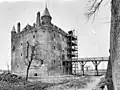 Le bâtiment principal pendant la restauration après le bombardement