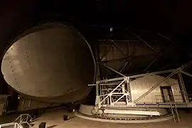 L'antenne PB1 à l'intérieur du radôme.