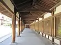 Le corridor d'enceinte (kairō) (B).
